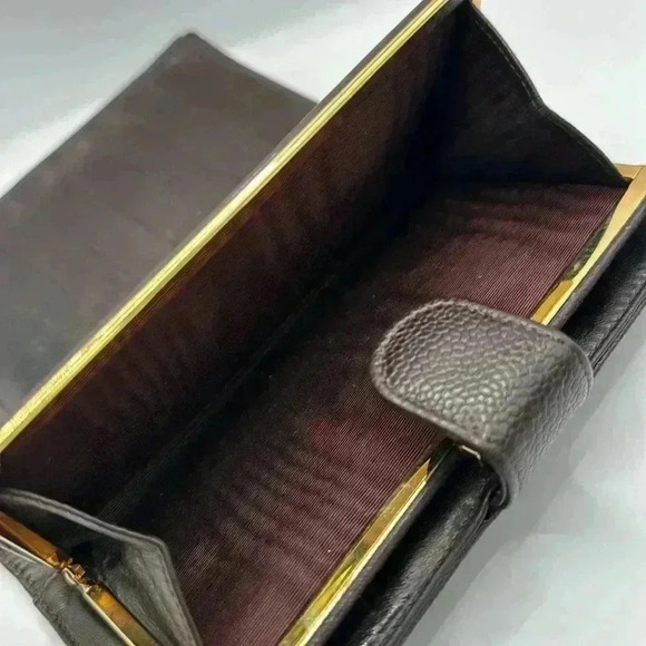 CHANEL CC Kisslock Caviar Bifold Wallet Authentic EUC with Black Box - Picture 11 of 16